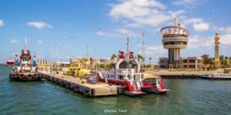 ميناء دمياط يدشن خدمة ترانزيت جديدة للشحنات عبر خط “الرورو” إلى دول الخليج