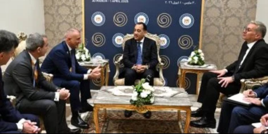 رئيس الوزراء يلتقي الرئيس التنفيذي لعمليات الموارد الطبيعية لشركة "إيني"