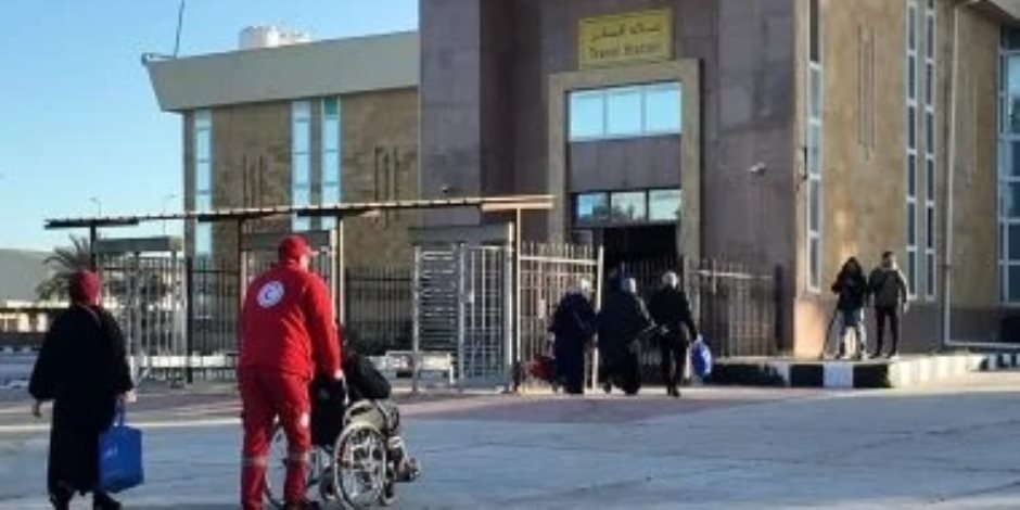 مصر تواصل دعمها الإنسانى لغزة.. استقبال الدفعة الـ28 من الجرحى الفلسطينيين