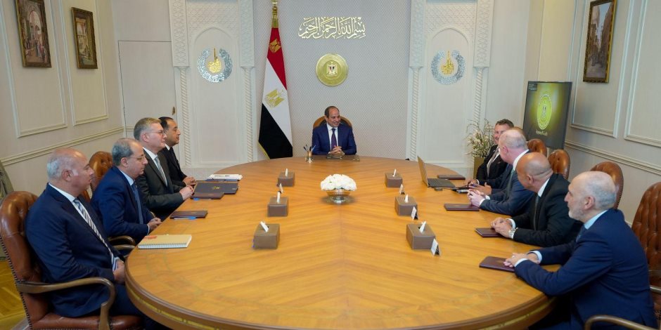 الرئيس السيسي يستقبل نائب رئيس شركة إكسون موبيل لتعزيز الشراكات في قطاع الطاقة