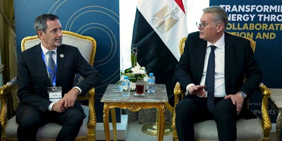 وزير البترول يبحث التعاون مع شركة SLB العالمية تطبيق الحفر الأفقى لزيادة الإنتاج