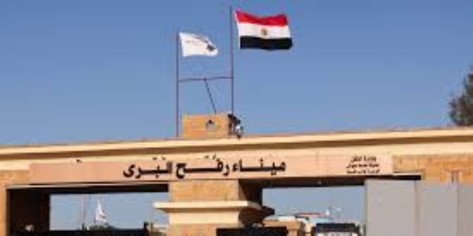 معبر رفح يستقبل الدفعة 28 من العائدين لغزة وسط تصاعد المجازر في جباليا وحصيلة الشهداء تتجاوز 72 ألفاً