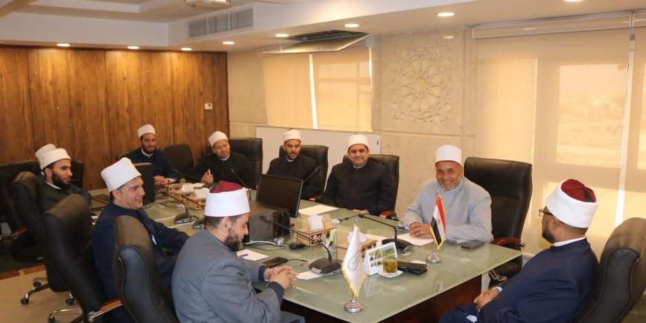 أمين (البحوث الإسلاميَّة) يجتمع بإدارة التوجيه ويؤكِّد ضرورة تكثيف الجهود الدعويَّة وتعزيز آليَّات المتابعة والتقييم