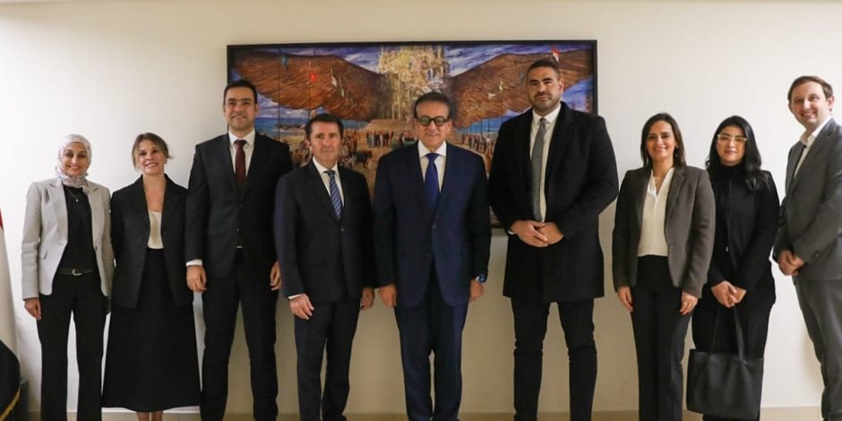  وزير الصحة يستقبل ممثلي “إدواردز لايف ساينسز” و”كابيتال آيز” لبحث التعاون في علاج أمراض القلب