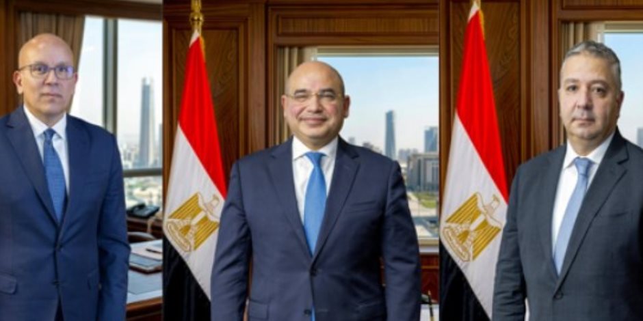 قرار جمهوري بتجديد تعيين نواب رئيس اقتصادية قناة السويس وتعيين نائب جديد للمنطقة الشمالية 