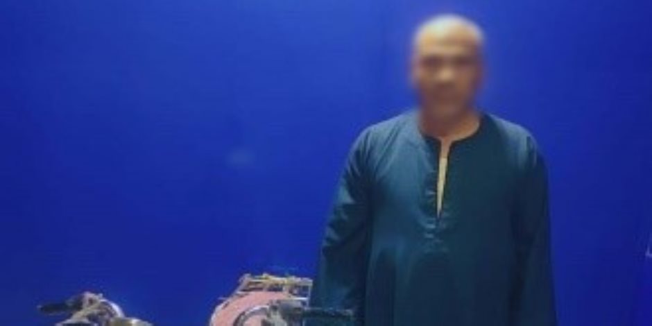 كشف ملابسات محاولة شخص دهس طفل عمداً بدراجته النارية بقنا حال سيره بأحد الطرق