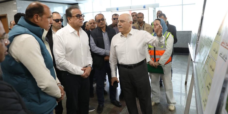 وزير الصحة يتفقد مجمع المعامل المركزية بـ«بدر» ومستشفى العبور.. معدلات إنجاز تتجاوز 90% وخدمات جديدة لمليون مواطن