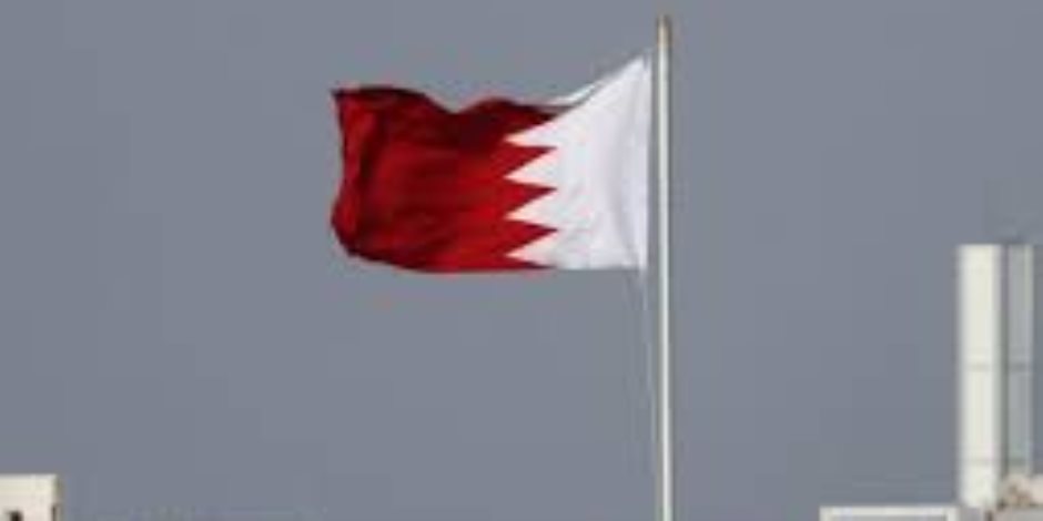 البحرين تحت القصف.. مسيّرات إيرانية تستهدف منشآت نفطية.. وتحرك دبلوماسي بحريني-باكستاني في مجلس الأمن