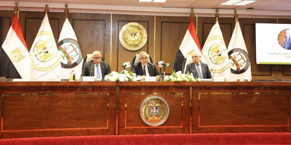 وزير العدل يشهد أداء اليمين القانونية لأعضاء النيابة العامة الجدد بحضور النائب العام.. صور 