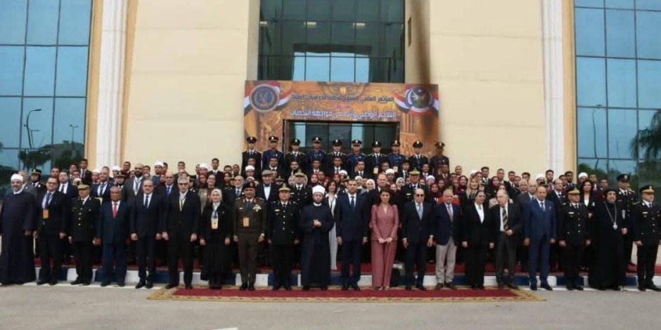 عميد كلية الحقوق بجامعة عين شمس يشارك فى مؤتمر أكاديمية الشرطة "حول التلاحم الوطنى ودوره فى دعم الأمن القومي"