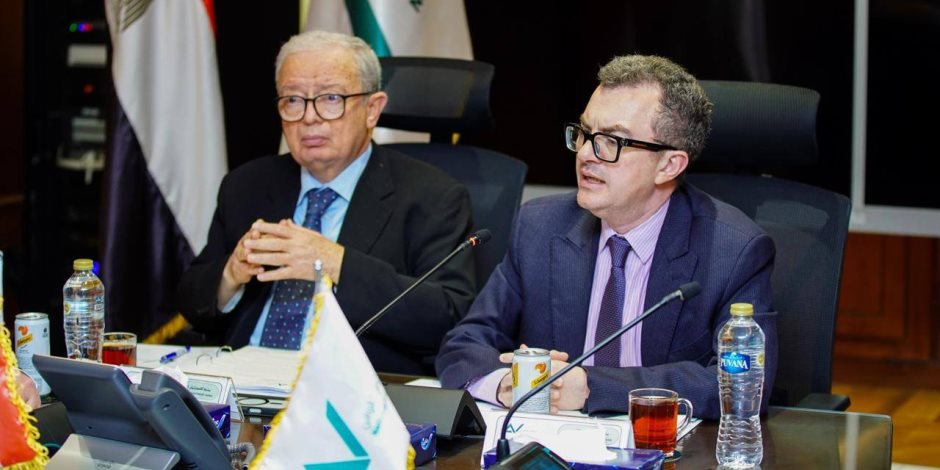 وزير التخطيط والتنمية الاقتصادية يترأس اجتماع مجلس إدارة بنك الاستثمار القومي