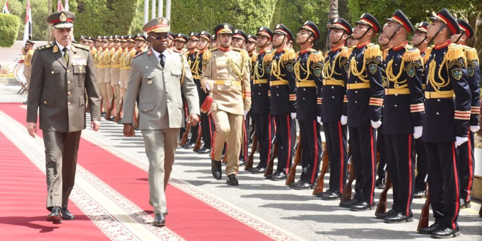 الفريق أحمد خليفة يلتقى رئيس هيئة الأركان العامة للقوات المسلحة بجمهورية الكونغو الديمقراطية 