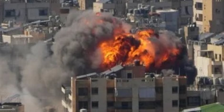 استهدافا للبنى التحتية.. غارات جوية على خطوط السكك الحديدية والجسور الإيرانية