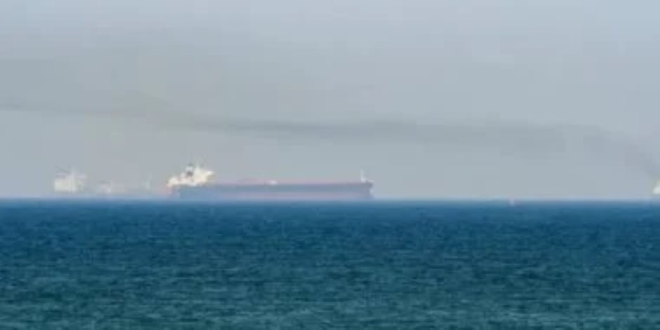 رويترز عن مصدر إيرانى: طهران لن تفتح مضيق هرمز مقابل وعود فارغة