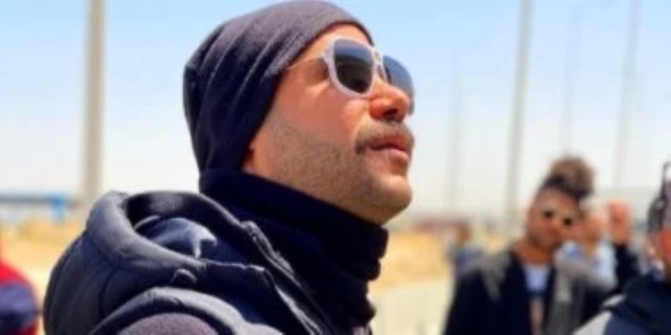 محمد إمام ينشر صورة جديدة من كواليس فيلم صقر وكناريا ويقول : "جاهزين للي بعده" 