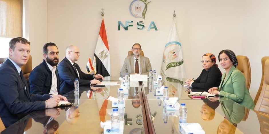 تعاون مشترك.. رئيس هيئة سلامة الغذاء يستقبل سفير بيلاروسيا بالقاهرة