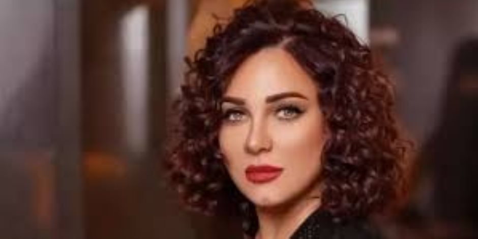 مهرجان أسوان الدولي لأفلام المرأة يكرم النجمة السورية سلاف فواخرجي