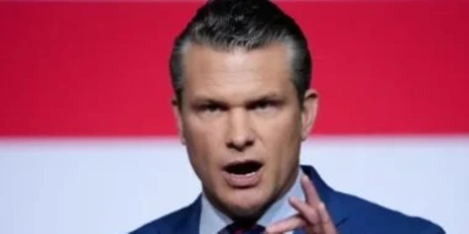 وزير الحرب الأمريكى: إيران توسلت لوقف إطلاق النار