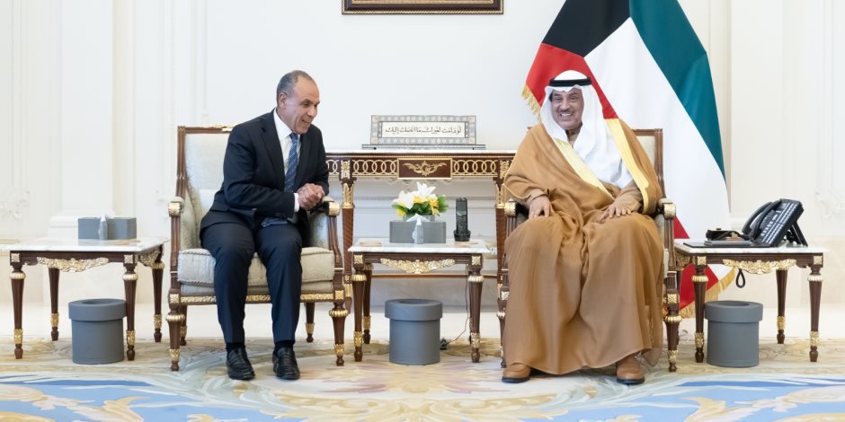 وزير الخارجية يسلم ولى عهد الكويت رسالة خطية من الرئيس السيسى