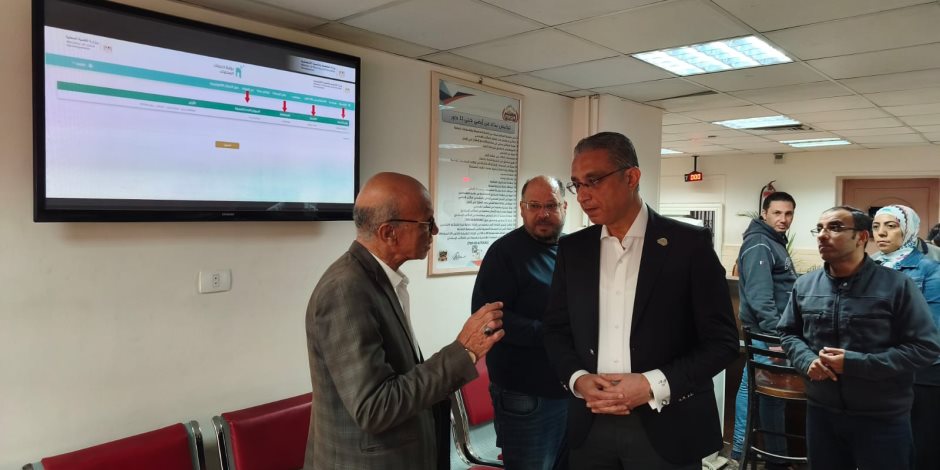 محافظ الجيزة يتفقد المركز التكنولوجي بالعجوزة لمتابعة انتظام سير العمل