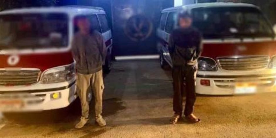 ضبط سائقا «ميكروباص» رفضا تحميل الركاب بأحد المواقف في بني سويف