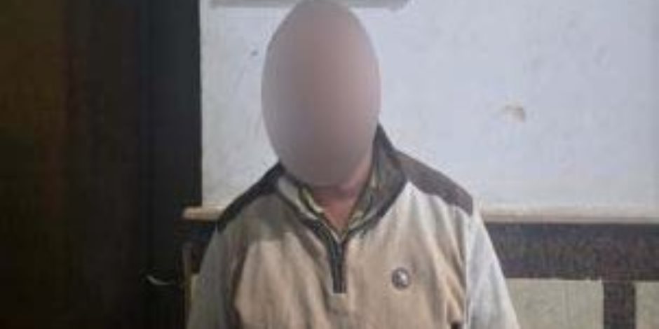 ضبط مدير مخزن غير مرخص بالإسكندرية بحوزته كمية كبيرة من السجائر مجهولة المصدر