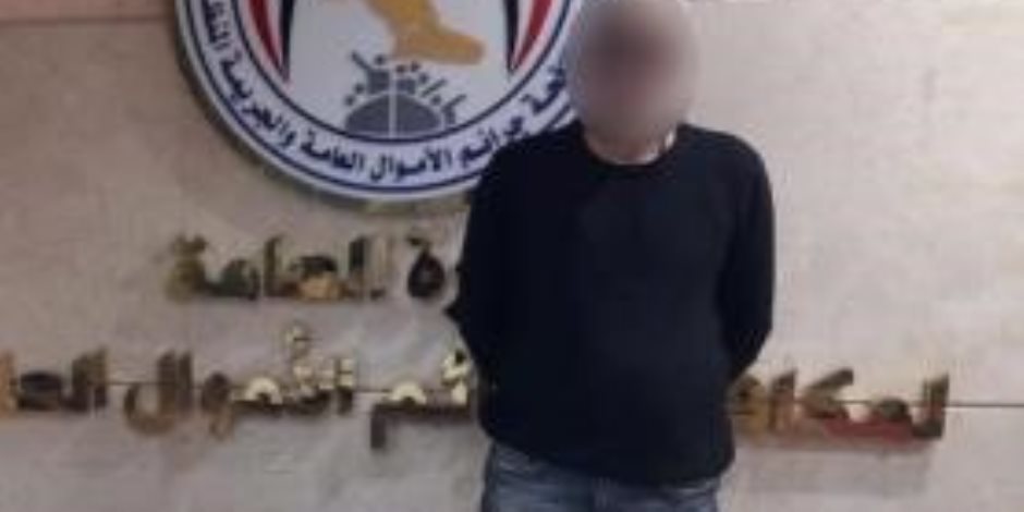 ضبط مسئول جمعية خيرية متهم بالنصب على راغبي السفر لأداء مناسك العمرة بالقاهرة