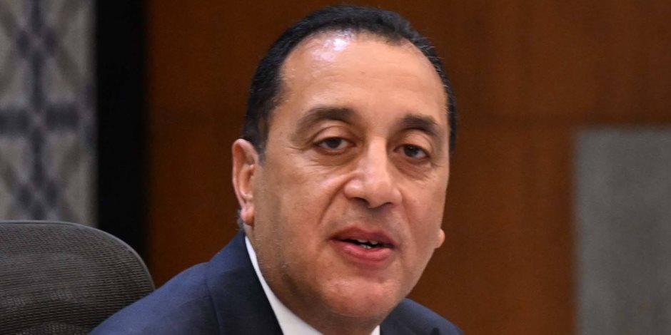 رئيس الوزراء يعلن قرارات جديدة أبرزها مد موعد الغلق للمولات والمحال إلى 11 مساءً حتى 27 أبريل 