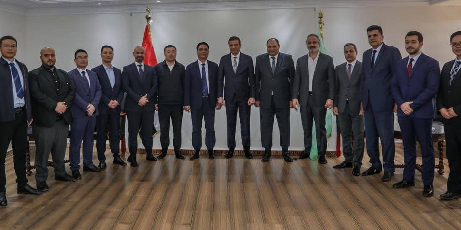 وزير الزراعة يبحث مع وفد من المستثمرين الصينيين آفاق التعاون في التصنيع الزراعي والتكنولوجيا الحديثة
