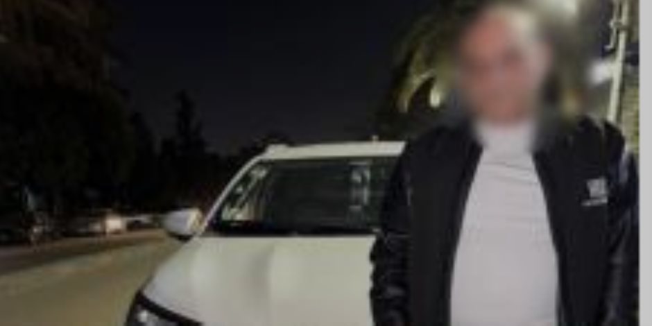 كشف ملابسات استغاثة فتاة من قائد سيارة لقيامه بالتحرش بها أثناء سيرها بأحد الشوراع بالقاهرة