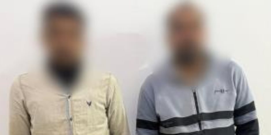 كشف ملابسات تضرر شخص يعمل بالخارج من تهجم أشقائه على مسكنه والتعدي بالضرب على والدته وزوجته