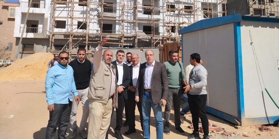 مسؤولو الوزارة يتفقدون مشروع «نزهة التجمع الثالث» بمدينة القاهرة الجديدة للوقوف على معدلات التنفيذ