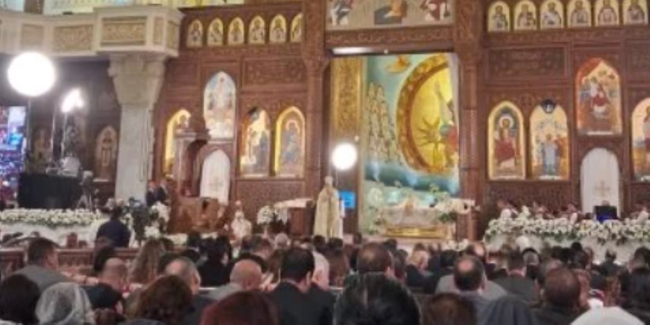 البابا تواضروس يشكر الرئيس السيسى بقداس عيد القيامة بالكاتدرائية المرقسية