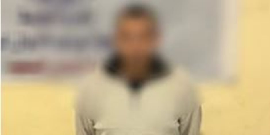 ضبط شخص بالمنيا للنصب على المواطنين والتحصل منهم على بيانات بطاقات الدفع الإلكترونى 