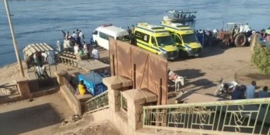 مصرع سيدة وطفلين إثر سقوط سيارة فى النيل بالعبارة النهرية بسوهاج