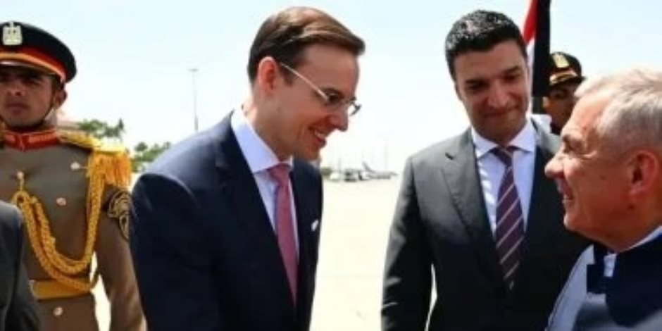 رئيس جمهورية تتارستان يصل مصر فى زيارة عمل يلتقى خلالها عددا من المسئولين