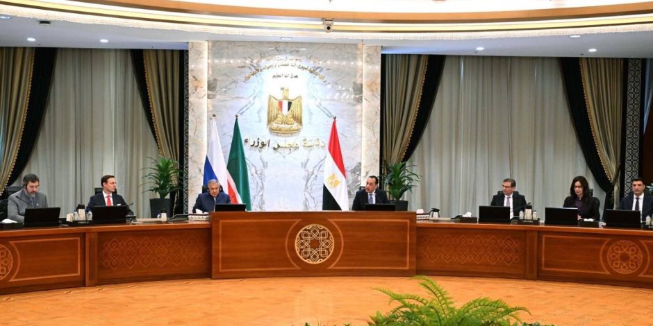 رئيس مجلس الوزراء: تعمل على إنجاز من عددٍ من التشريعات التي كلف بها الرئيس السيسي وعلى رأسها قوانين متعلقة بالأسرة