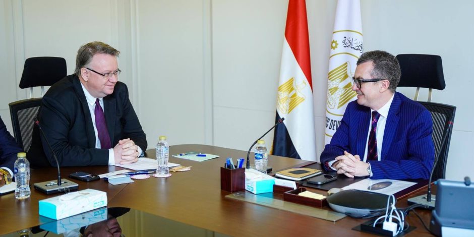 وزير التخطيط يبحث مع مدير مكتب منظمة العمل الدولية بالقاهرة سبل تطوير التعاون في مجالات التشغيل وريادة الأعمال