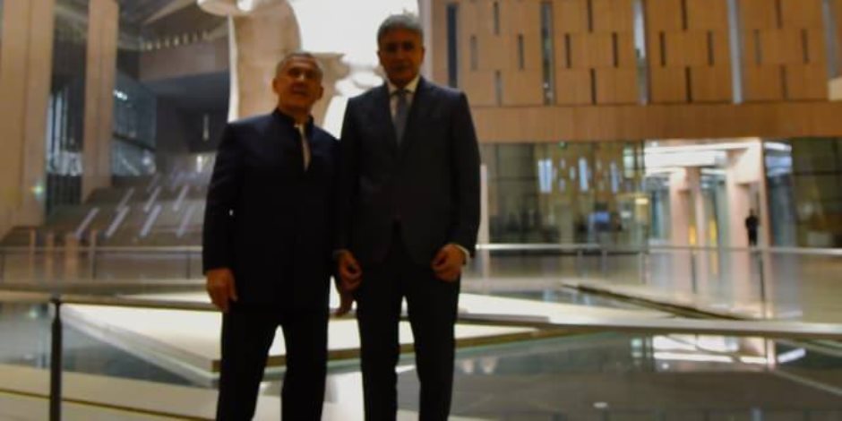 رئيس جمهورية تتارستان يزور المتحف المصري الكبير ويشيد بتجربة العرض المتحفي