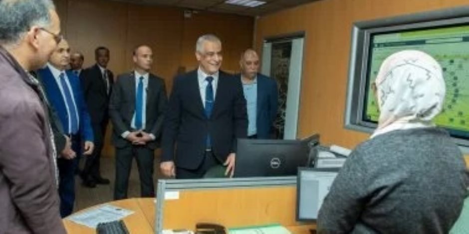 وزير الدولة للإنتاج الحربي يتابع منظومات العمل الرقمية وتأمين الشبكات