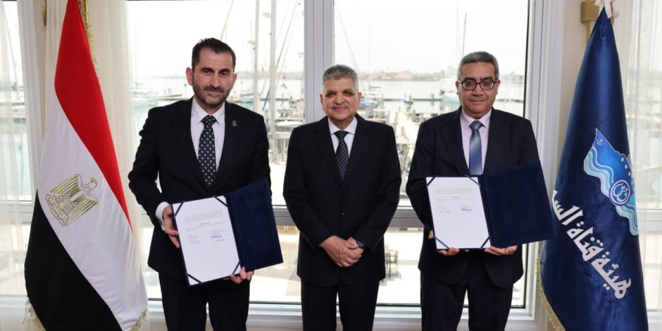 الفريق أسامة ربيع: قناة السويس لم تتوان عن وضع مصالح عملائها في صدارة أولوياتها عبر تثبيت رسوم عبور السفن