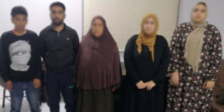 كشف ملابسات تضرر أحد الأشخاص من قيام آخرين بالتعدي عليه بالضرب وإحداث تلفيات بمنزله بالبحيرة