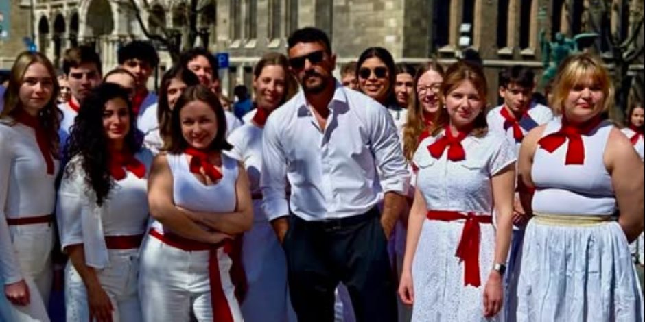 إن شاء الله دغدغة في السينمات .. أحمد العوضي من كواليس فيلم شمشون ودليلة بالمجر