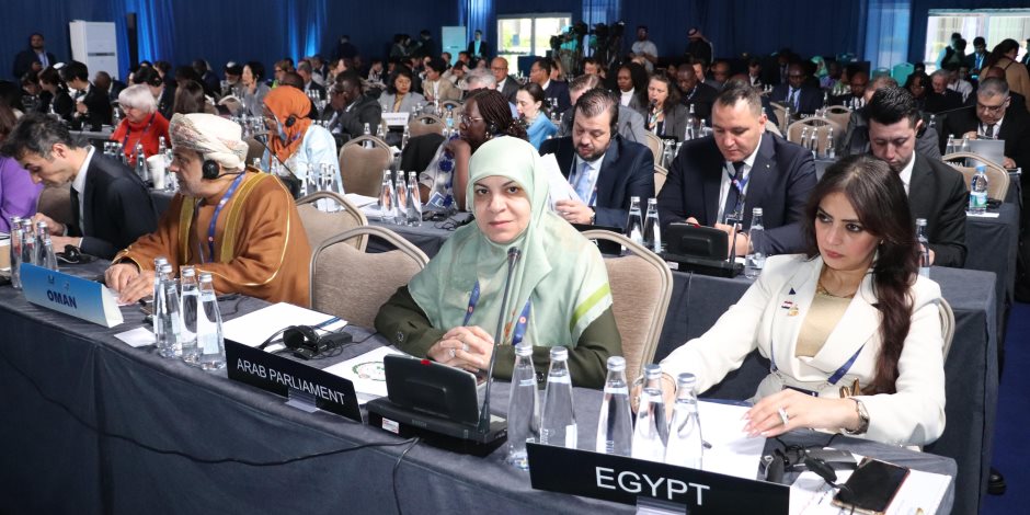 البرلمان العربي يدعو إلى تعزيز قدرة الدول النامية على حماية مواردها المائية في مواجهة تغير المناخ