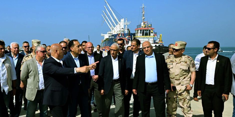 بوابة لشرق المتوسط وأحد محاور تنمية سيناء.. رئيس الوزراء يتفقد مشروع تطوير ميناء العريش البحري 