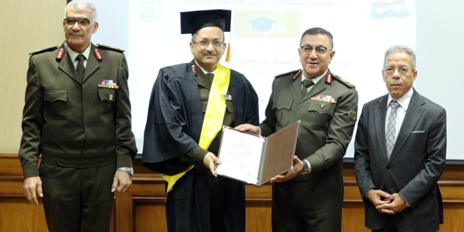 الأكاديمية الطبية العسكرية تنظم مراسم تسليم الشهادات العلمية للأطباء العسكريين والمدنيين
