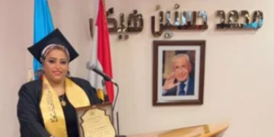 نقابة الصحفيين تكرم الزميلة دينا الحسيني ضمن الحاصلين على الماجستير والدكتوراة.. صور