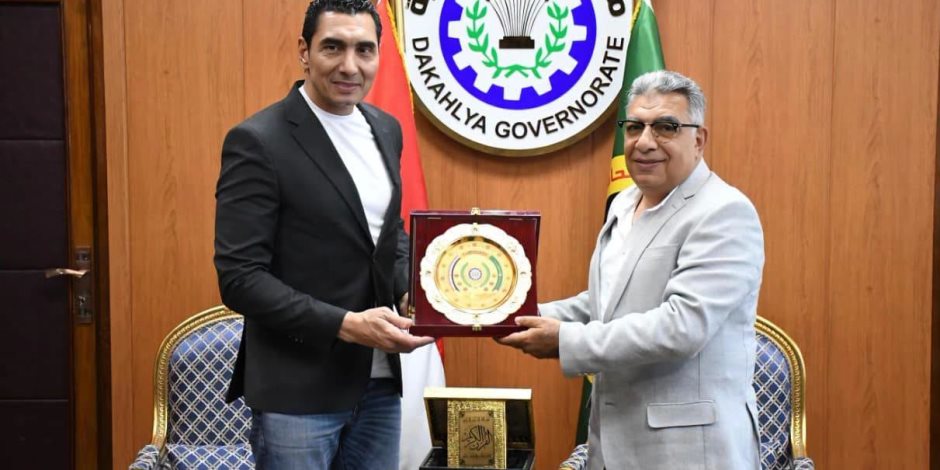 وزير الشباب والرياضة يستعرض مع محافظ الدقهلية أطر تعزيز الاستثمار الرياضى بالمحافظة
