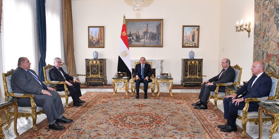 الرئيس السيسى: مصر تنفذ خطة متكاملة لتحديث منظومة الطيران المدنى