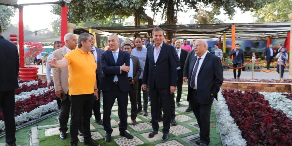وزير الزراعة يوجه بتوفير كافة سبل الراحة لزوار معرض زهور الربيع ويدعو الأسر المصرية لزيارته